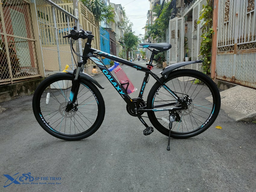 Xe đạp thể thao địa hình Galaxy A5 màu đen xanh dương