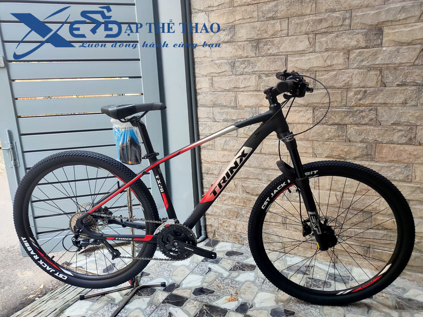 Xe đạp địa hình Trinx TX28 màu đen đỏ