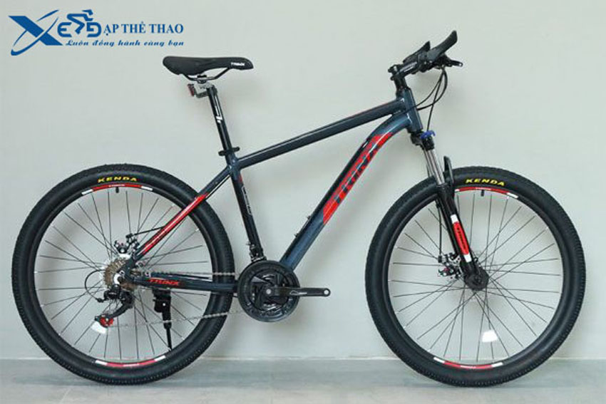 Xe đạp địa hình TRINX TX18 màu ghi đỏ