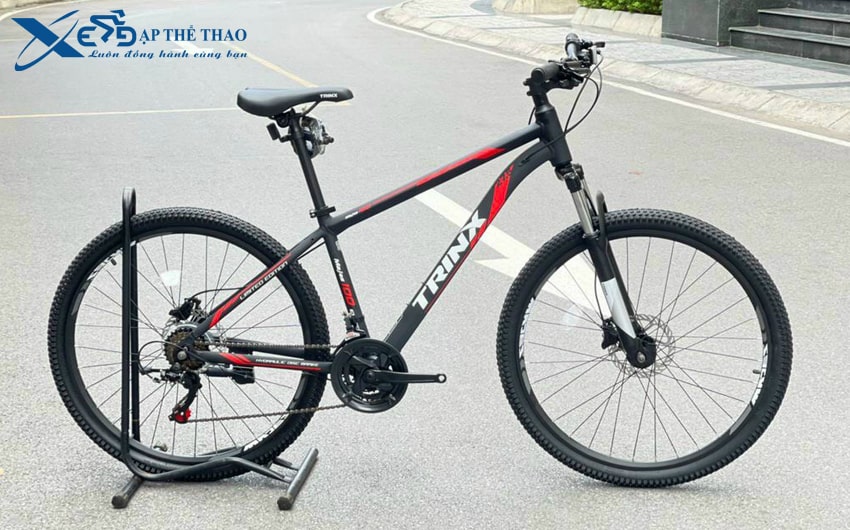 Xe đạp thể thao Trinx M100 màu đen đỏ