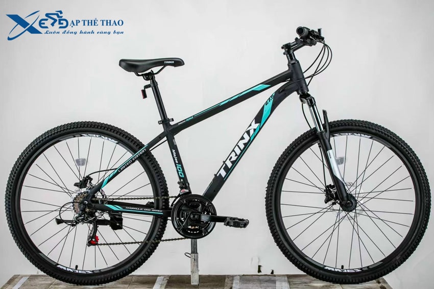 Xe đạp thể thao Trinx M100 màu đen xanh