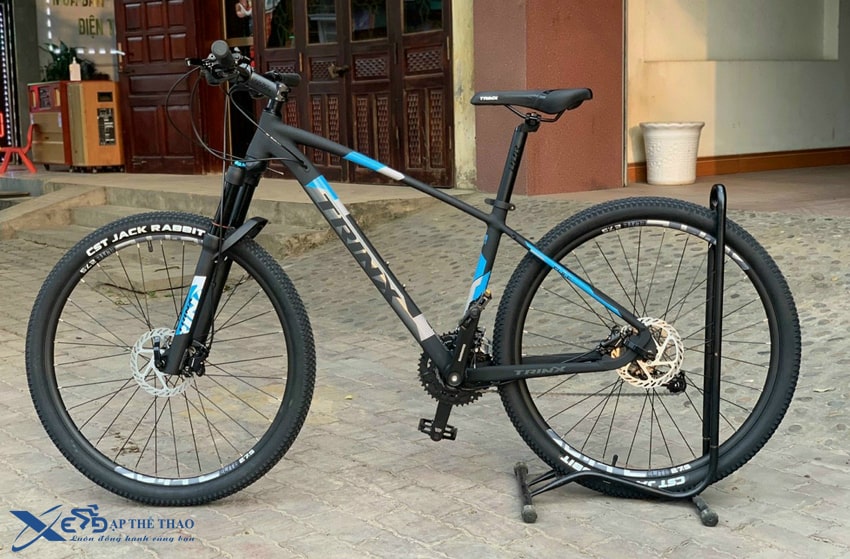 Xe đạp thể thao Trinx X1 Elite màu đen xanh