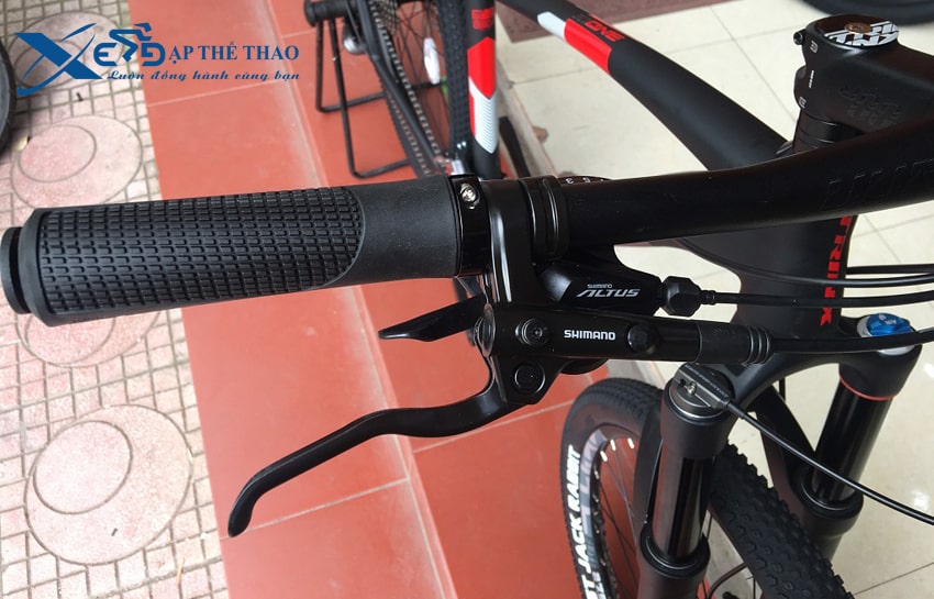 Xe đạp thể thao Trinx X1 Elite sử dụng hệ thống phanh thuỷ lực cho cả 2 bánh
