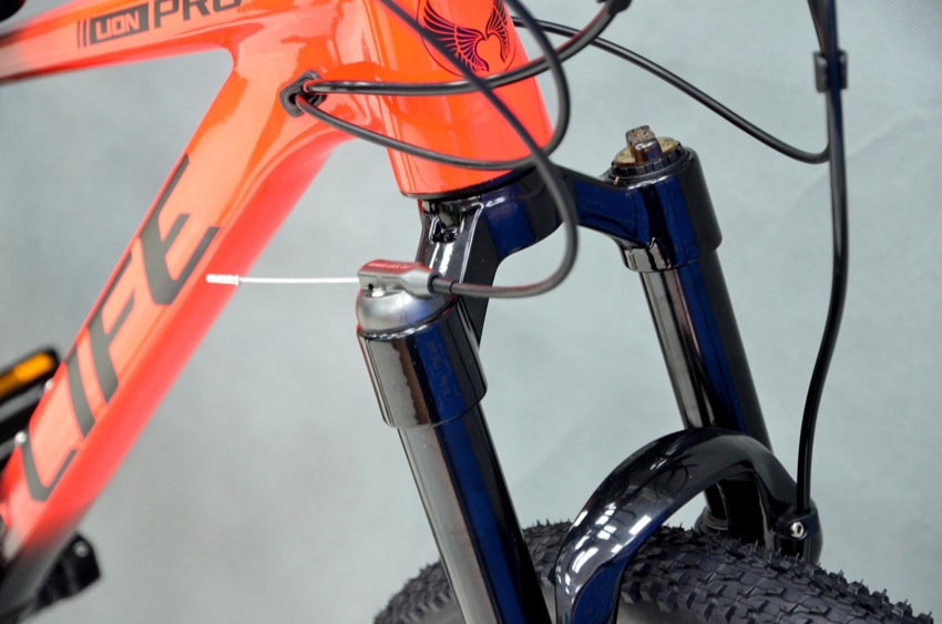 Phuộc giảm sóc có khoá trên ghi đông của xe đạp địa hình Life Lion Pro