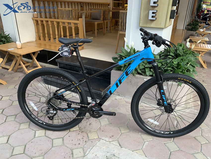 Xe đạp địa hình Life Lion Pro màu đen xanh