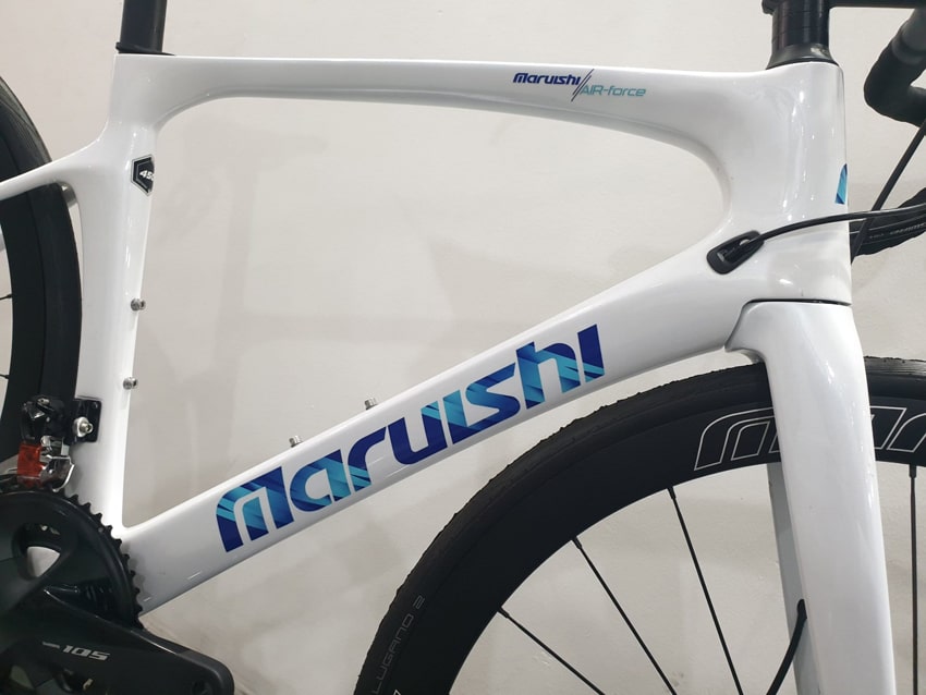 Khung sườn carbon của xe đạp đua Maruishi Air Force