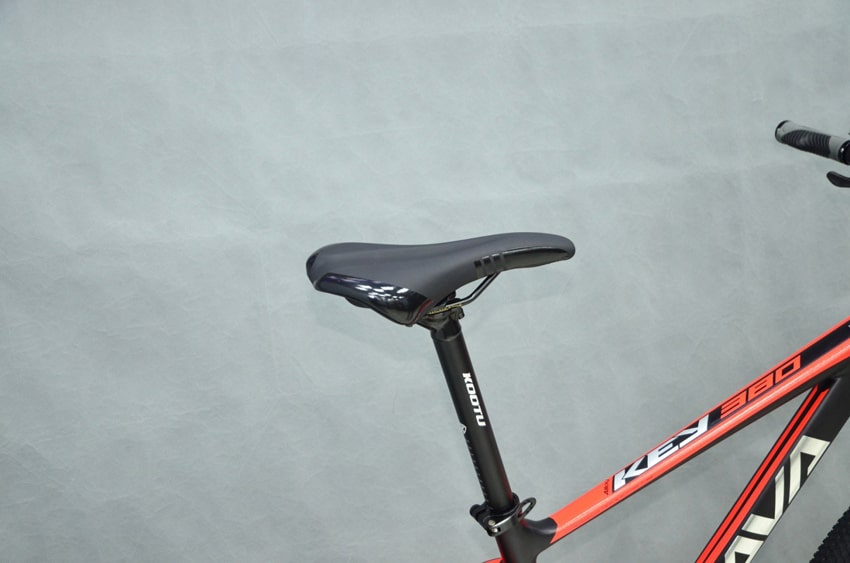 Yên và cốt yên của xe đạp hình Sava Key 380