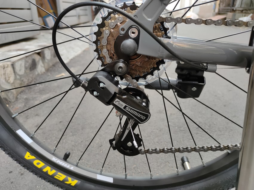 Cùi đề sau Shimano trên xe đạp thể thao MTB Trinx TR216