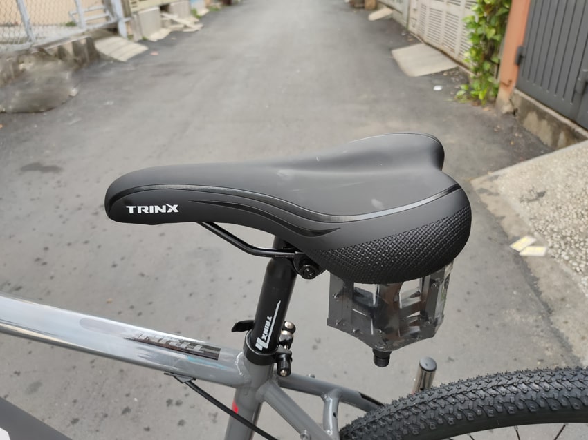 Xe đạp thể thao MTB Trinx TR216 sử dụng yên xe khá mềm mại